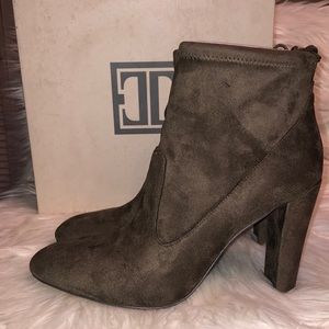 🎁Ivanka Trump Booties🆕